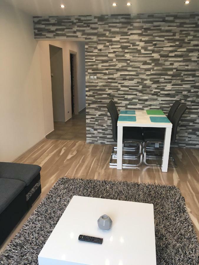 Igenyes Lakas Appartement Szeged Buitenkant foto